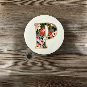 P floral jewelry holder